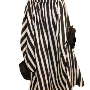 FALDA DE RAYAS Y FLORES